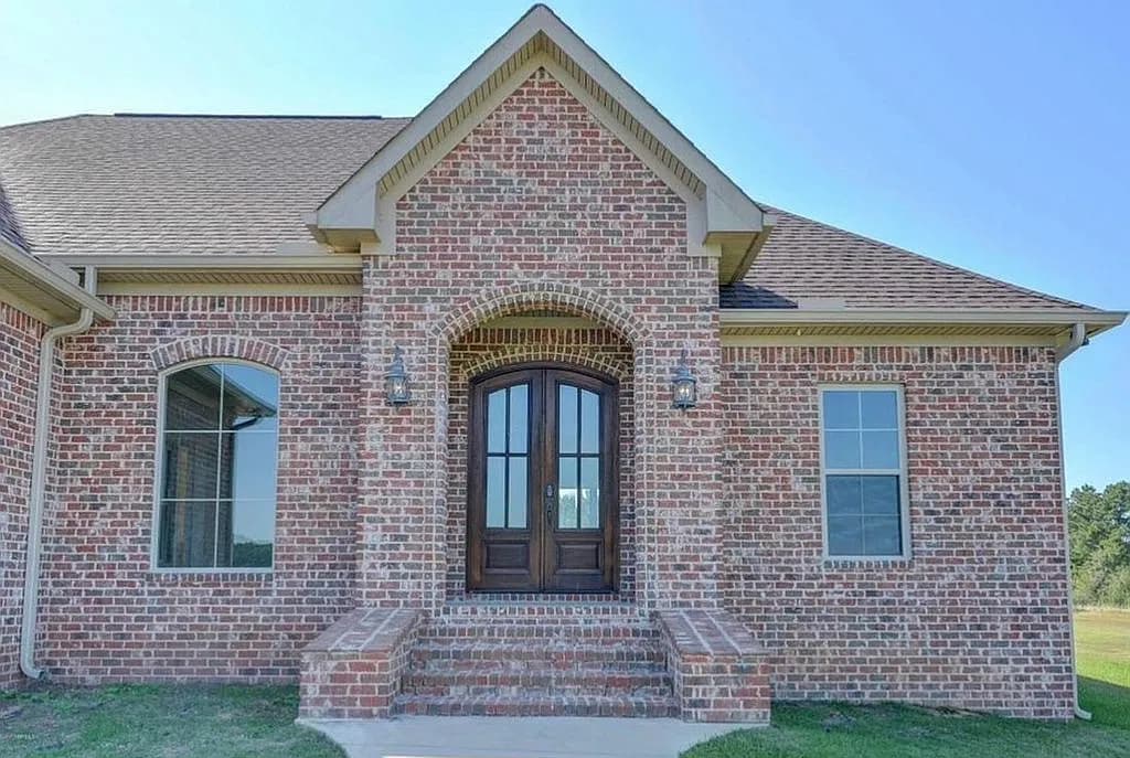 8133 Clearside Ln — exterior photo