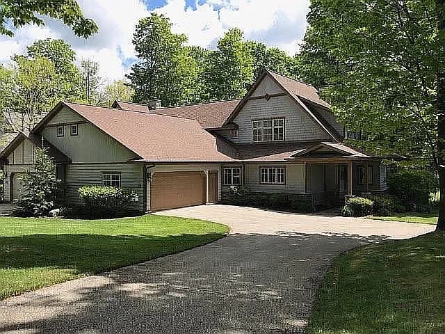731 Greenway Dr — exterior photo