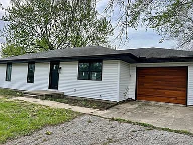 14 Massie Dr — exterior photo