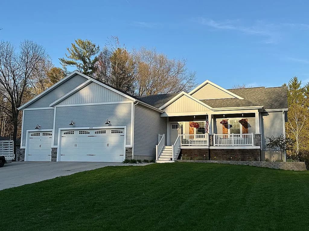 6492 Harbor Pines Ln — exterior photo