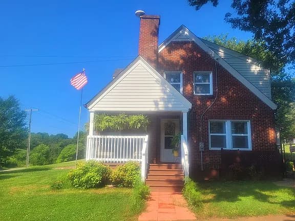2340 Dillons Fork Rd — exterior photo