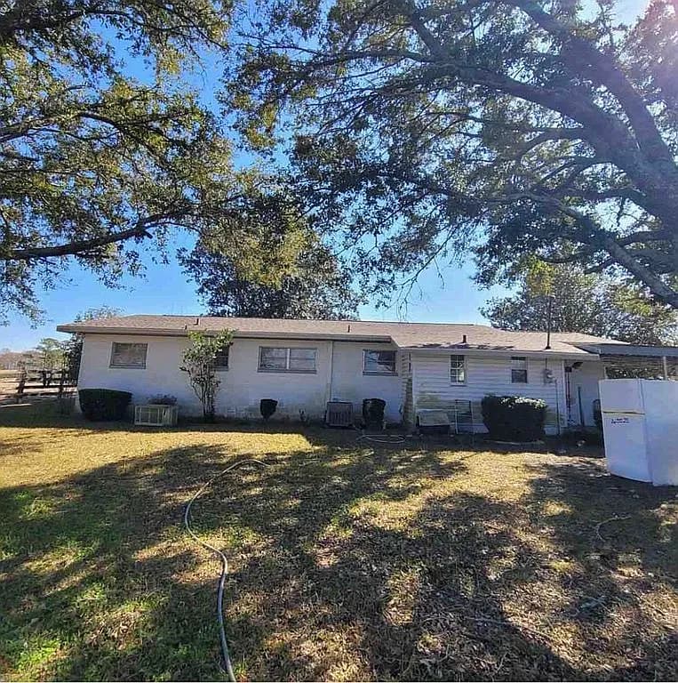 2064 Highway 173 — exterior photo