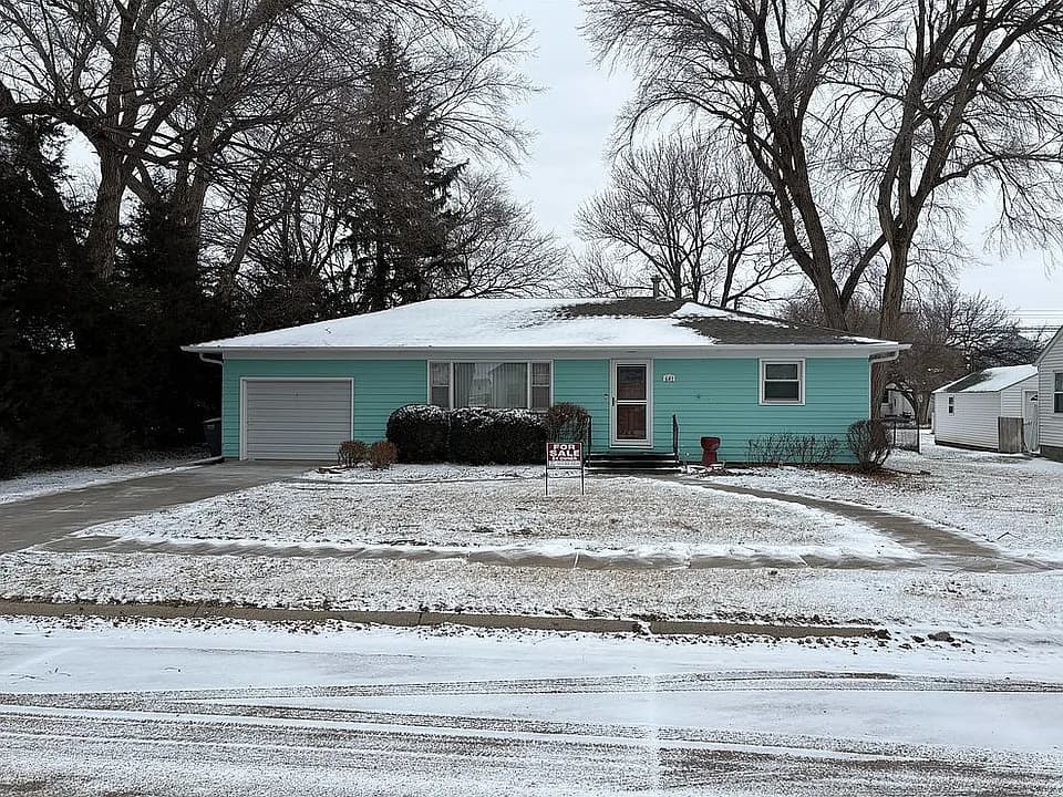 641 Parnell St — exterior photo