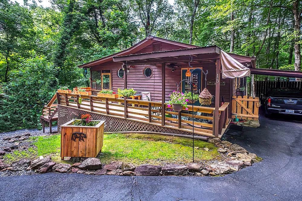 15 Ridge Ln — exterior photo