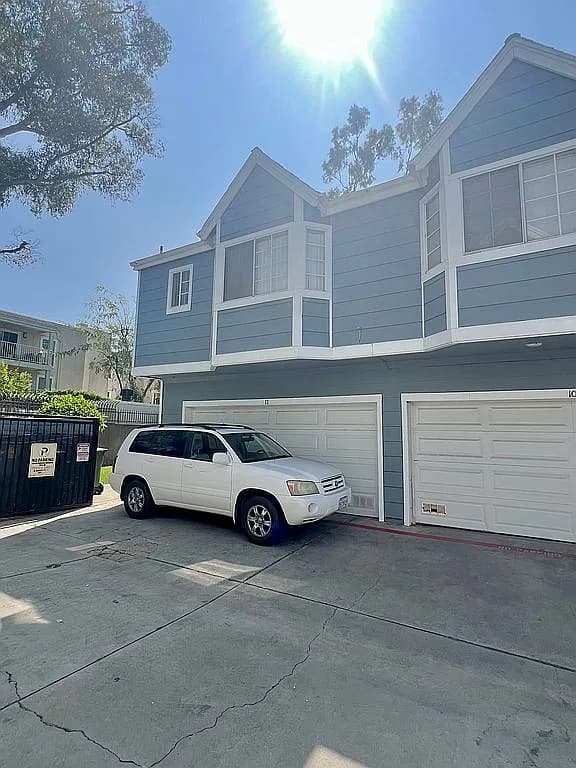 812 N Inglewood Ave APT 11 — exterior photo