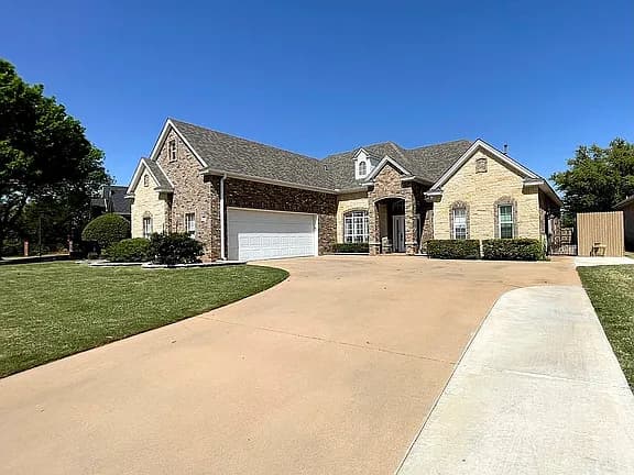 4508 Hollow Ridge Dr — exterior photo