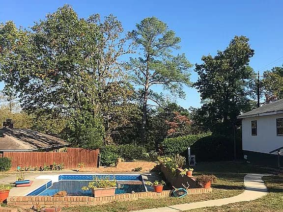 2900 Pruitt Dr — exterior photo