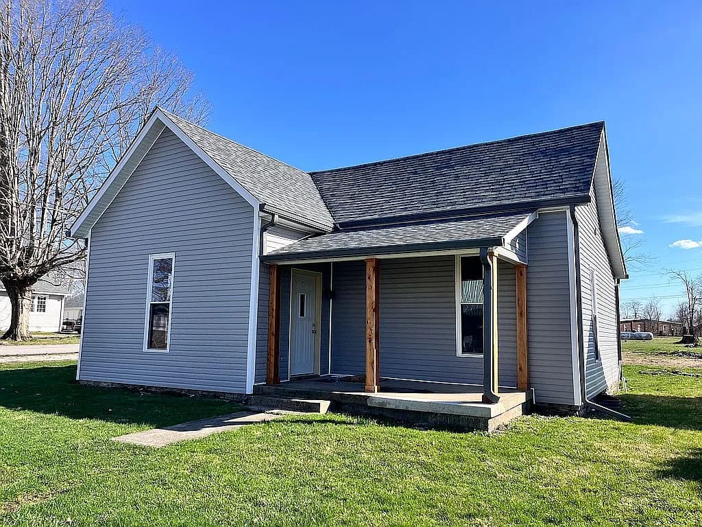 403 E Pearl St — exterior photo