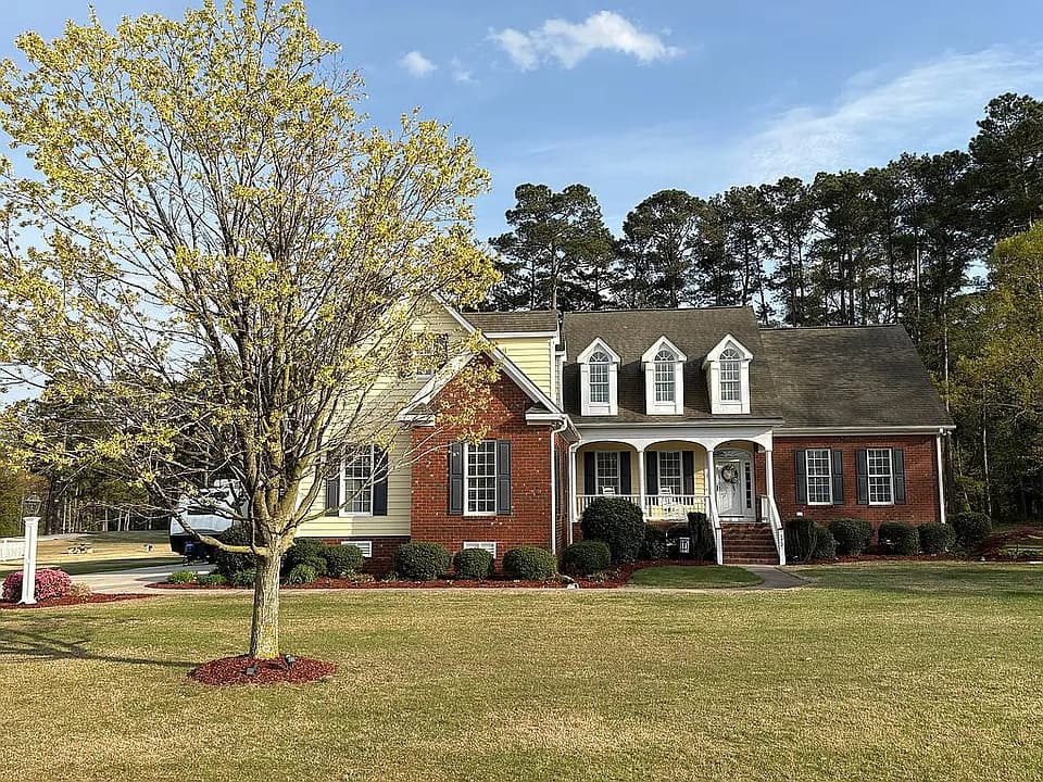 172 Golf Course Dr — exterior photo