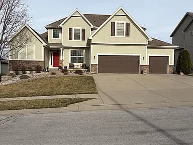 9315 N Farley Ave — exterior photo