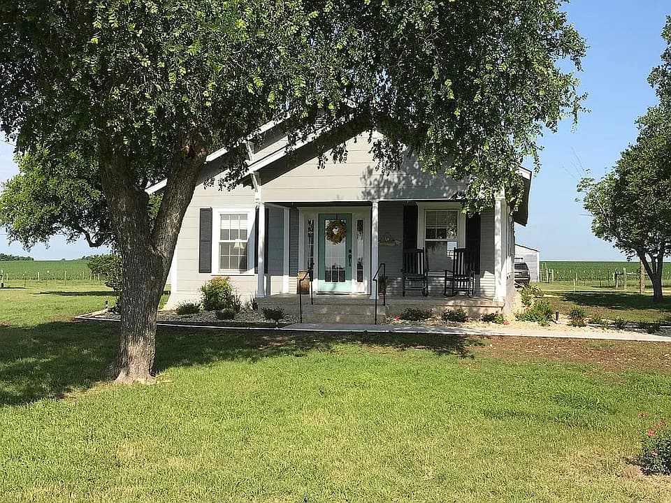 17690 Fm 1123 — exterior photo