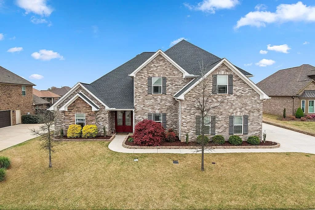 24306 Beacon Cir — exterior photo