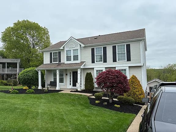 22 Robin Dr — exterior photo