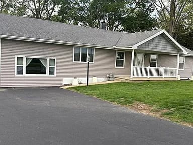 3616 W Rock Springs Rd — exterior photo