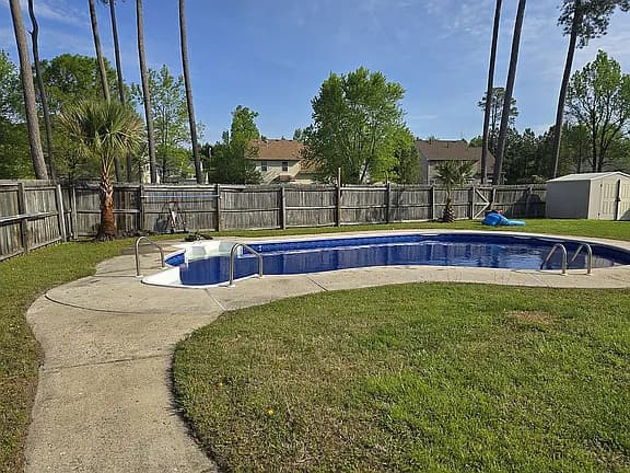 2017 Regency Dr — exterior photo