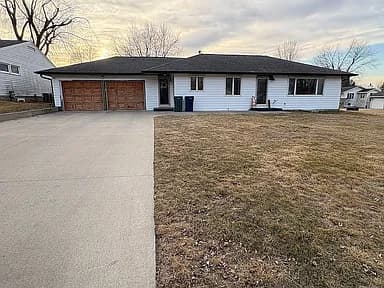 204 Iowa Ave SW — exterior photo