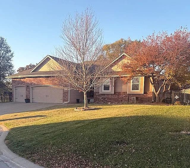 12318 E Lincoln Ct — exterior photo
