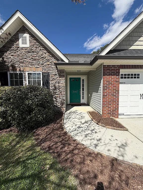 3207 Diana Cir — exterior photo