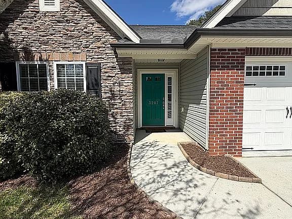 3207 Diana Cir — exterior photo
