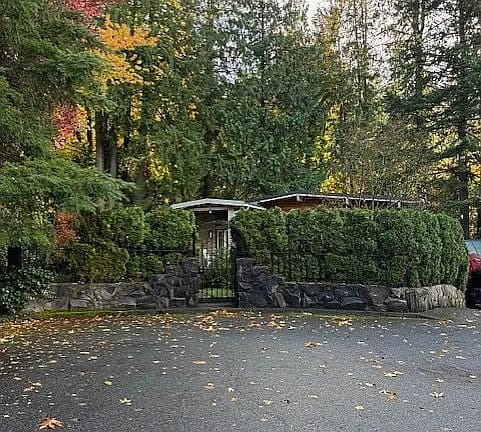 5724 SW Orchid Ct — exterior photo