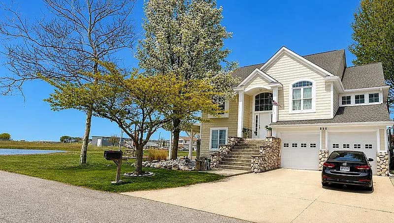 850 Townsend Dr — exterior photo