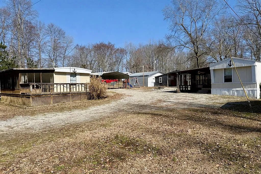 180 Hog Hollow Loop — exterior photo