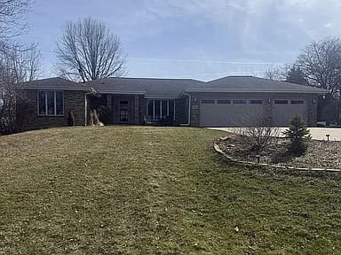 2968 W 32nd St — exterior photo