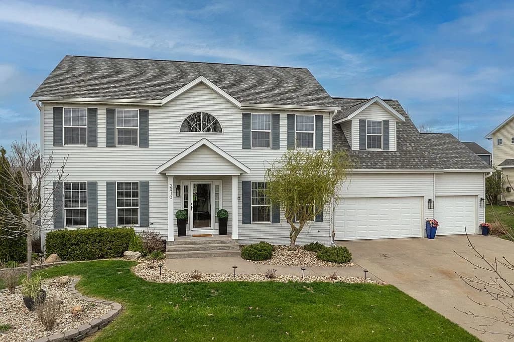 2410 Wolf Run — exterior photo