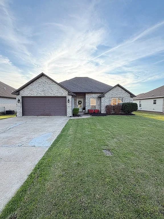 6005 Beaver Creek Ln — exterior photo