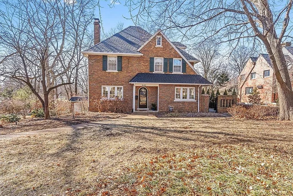 2121 S Illini Rd — exterior photo
