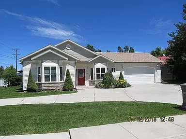 467 E 1 S — exterior photo