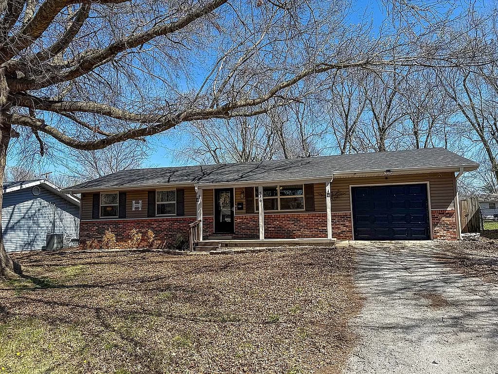 536 N Forest Ln — exterior photo