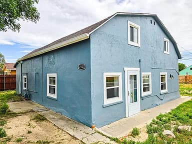 2102 E 12th St — exterior photo