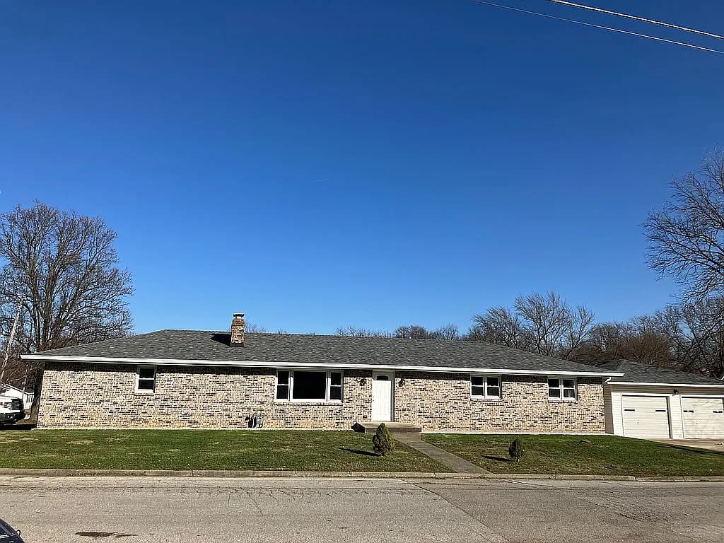200 S Taylor Ave — exterior photo
