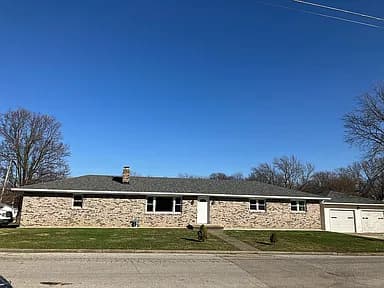 200 S Taylor Ave — exterior photo
