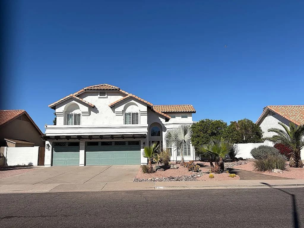 2942 E Mallory St — exterior photo