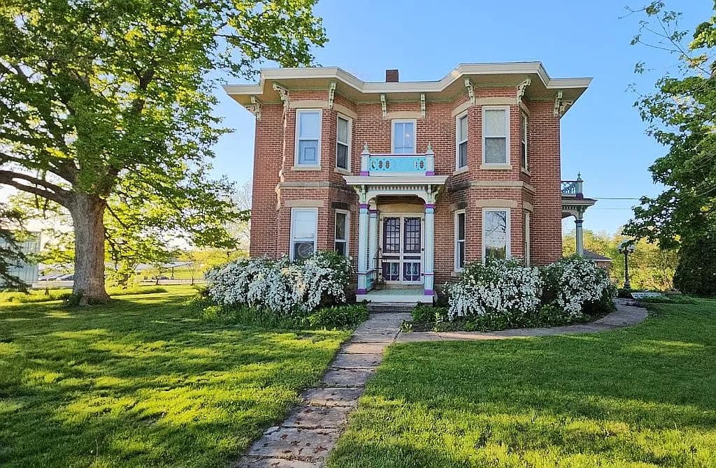521 Palisades Rd SW — exterior photo