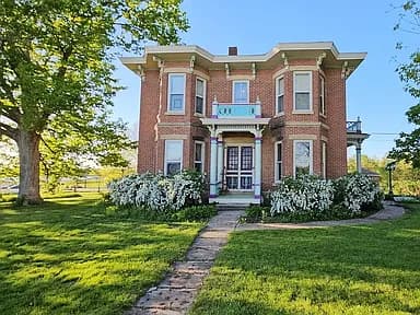 521 Palisades Rd SW — exterior photo