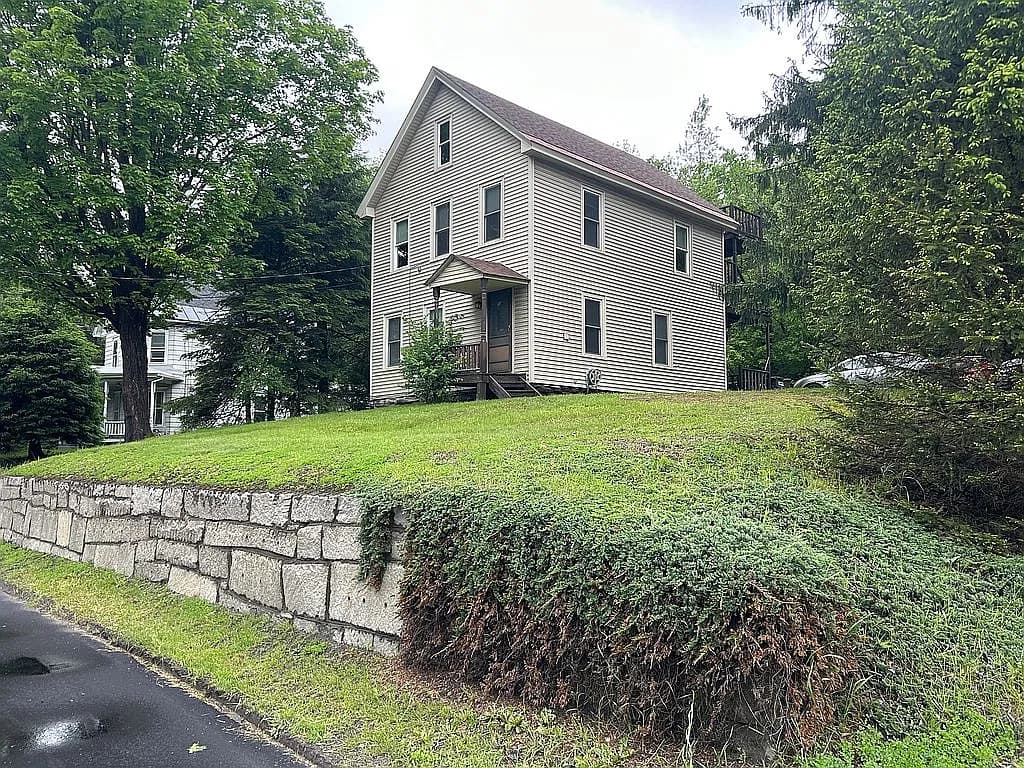 274 Highway Us Rte #302 — exterior photo