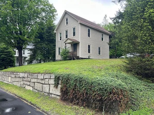 274 Highway Us Rte #302 — exterior photo