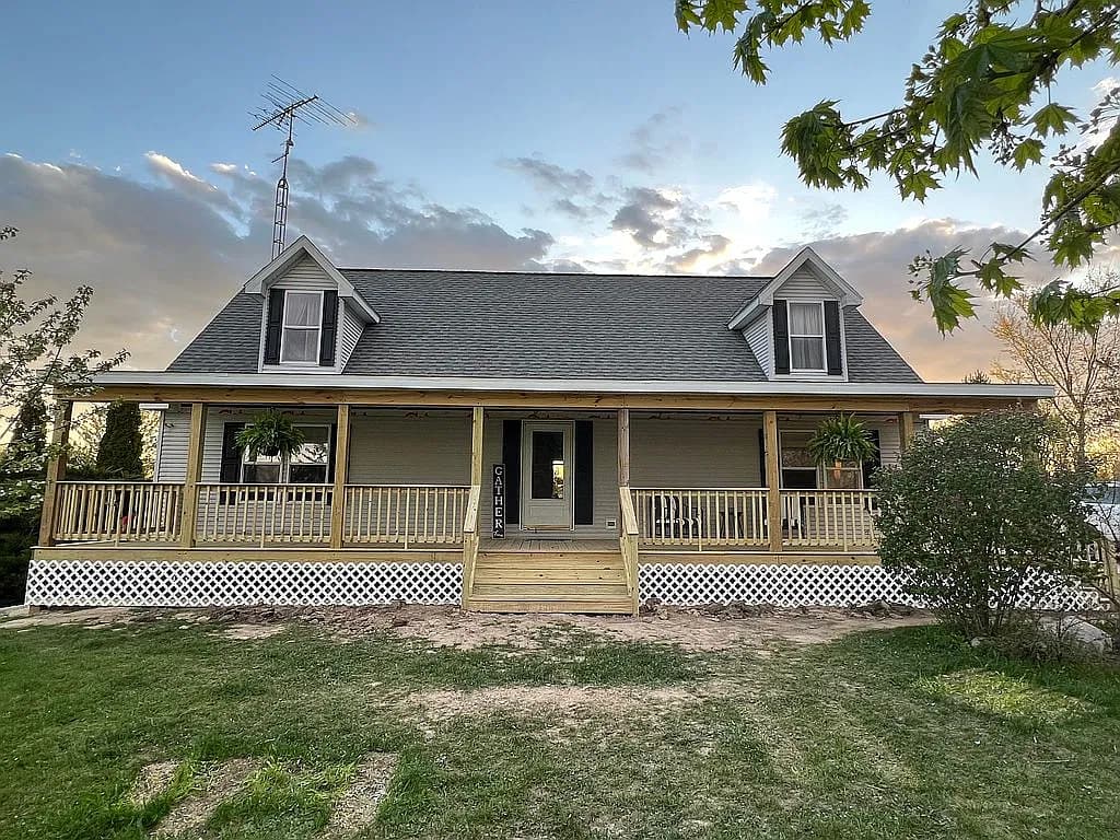 5388 Stillwagon Rd — exterior photo