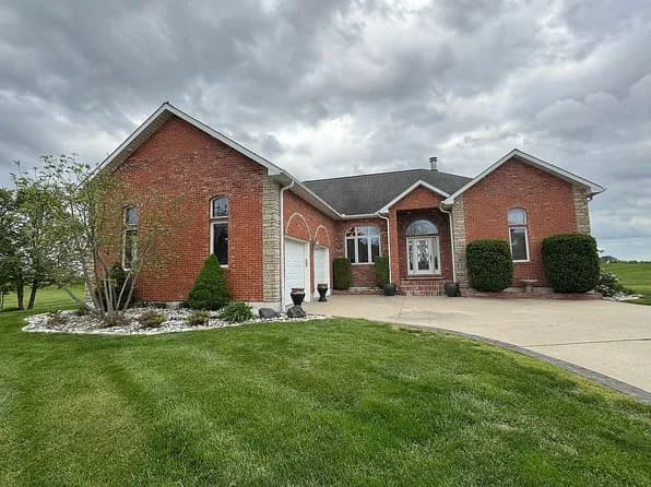 210 Meadow Crest Ct — exterior photo