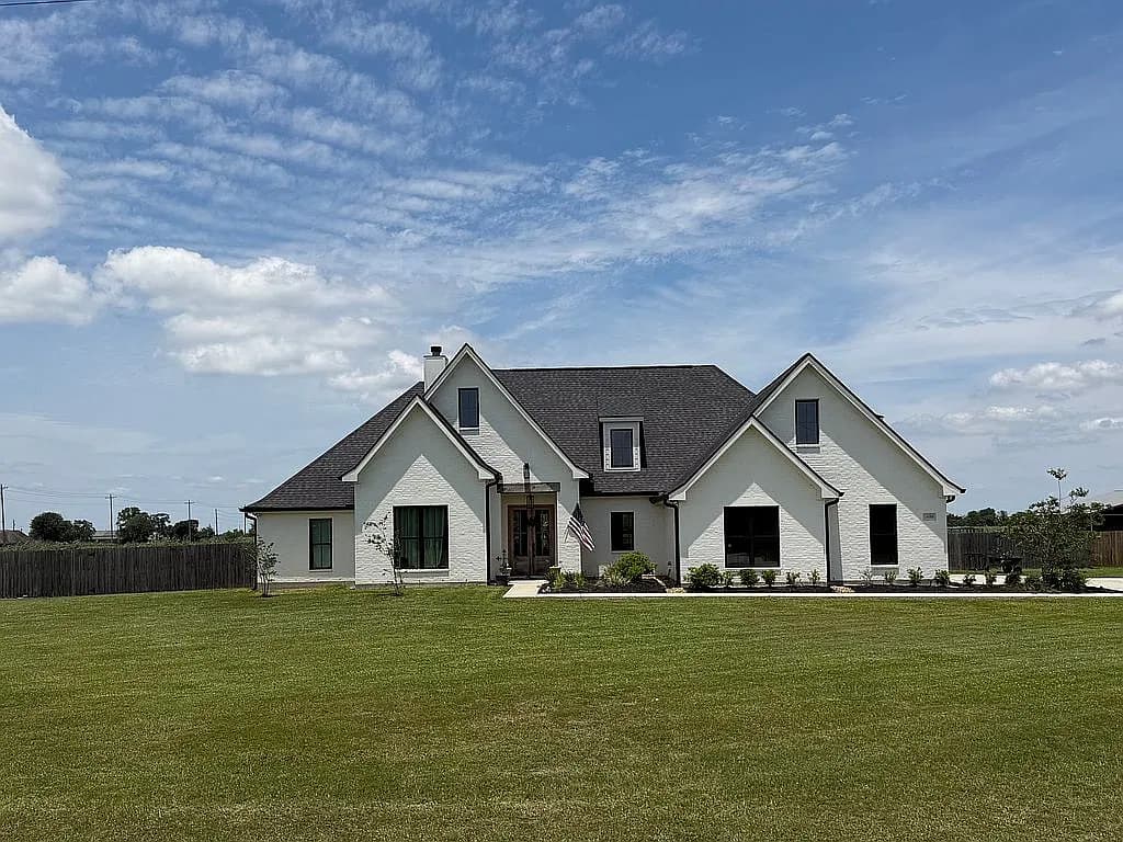 16184 Fleur De Lis Dr — exterior photo