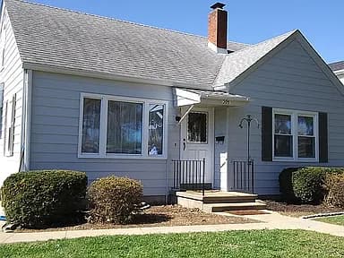 1504 3rd Pkwy — exterior photo