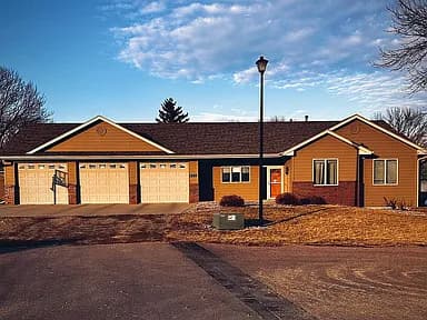 811 Southview Dr — exterior photo