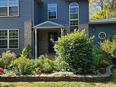 5 Woodmere Dr — exterior photo