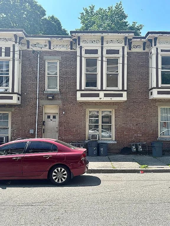 219 1st St — exterior photo