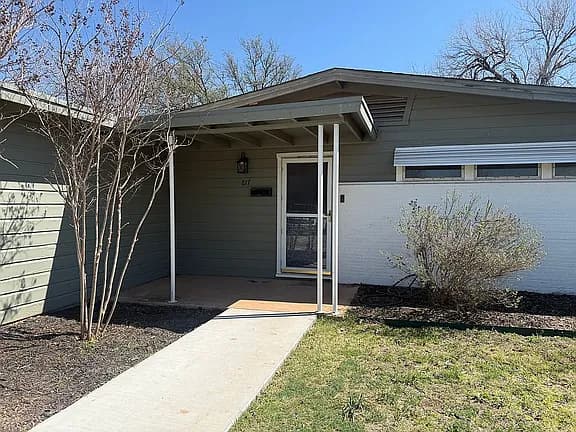 817 S Pioneer Dr — exterior photo
