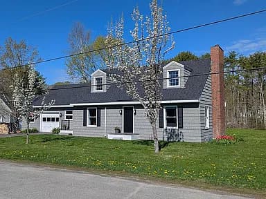 27 Pleasant St — exterior photo