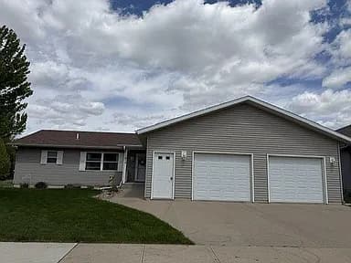 1414 Robertson Rd — exterior photo